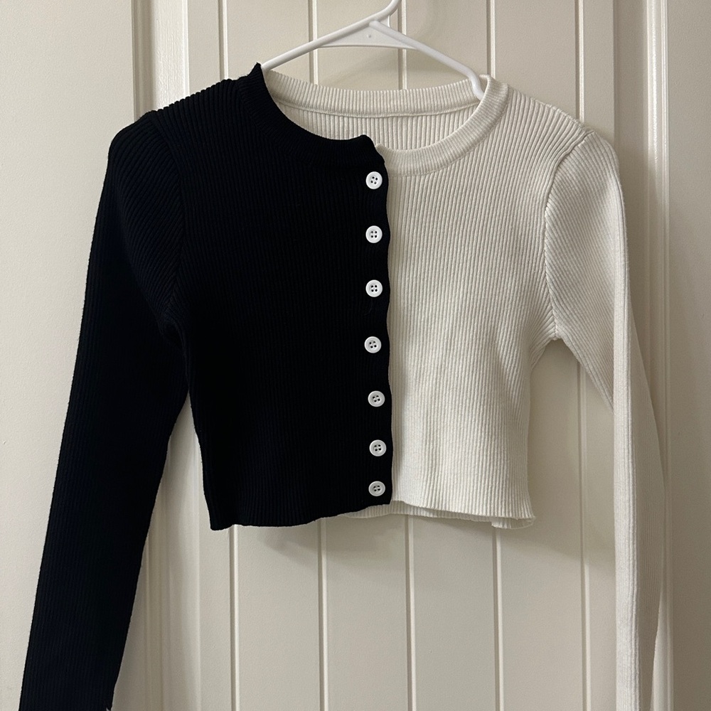 J.ING Long Sleeve Crop Top Sweater - Picture 2 of 3